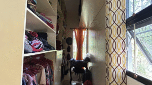 Guide Showing How to Downsize Your Closet Without Regret
